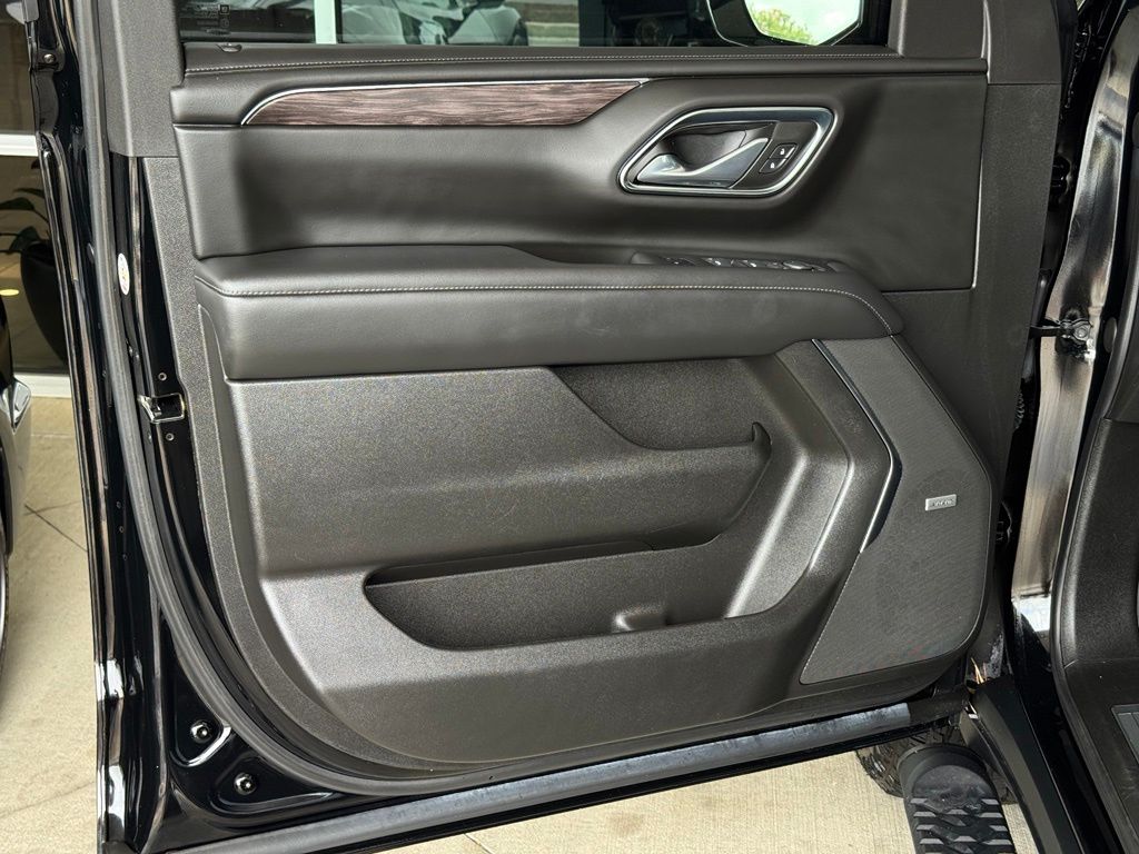 2023 Chevrolet Tahoe Z71 Black - Jim Hudson Acura - Image 31