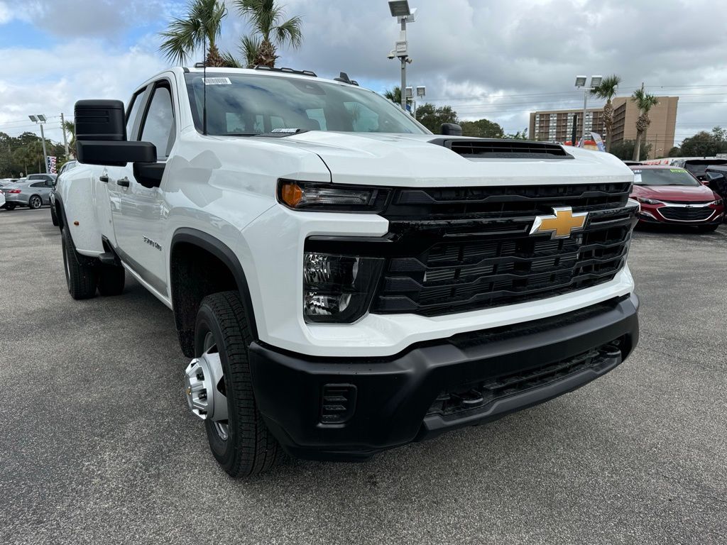 2025 Chevrolet Silverado 3500HD Work Truck 10