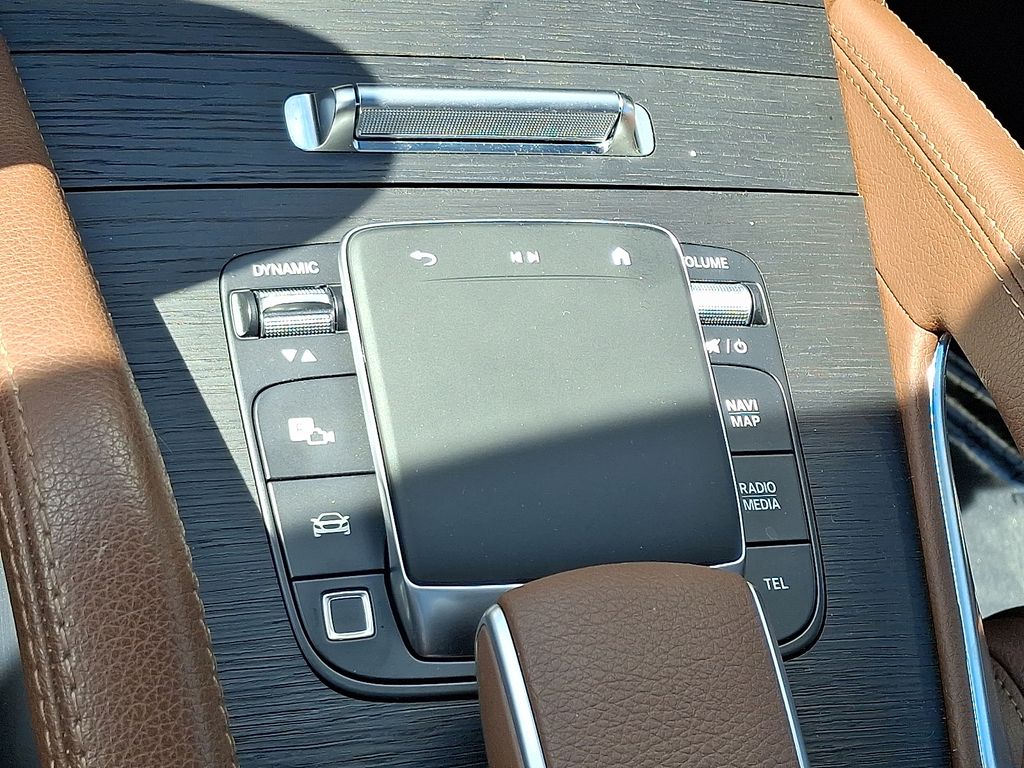 Thumbnail: 2025 Mercedes-Benz GLE - 25