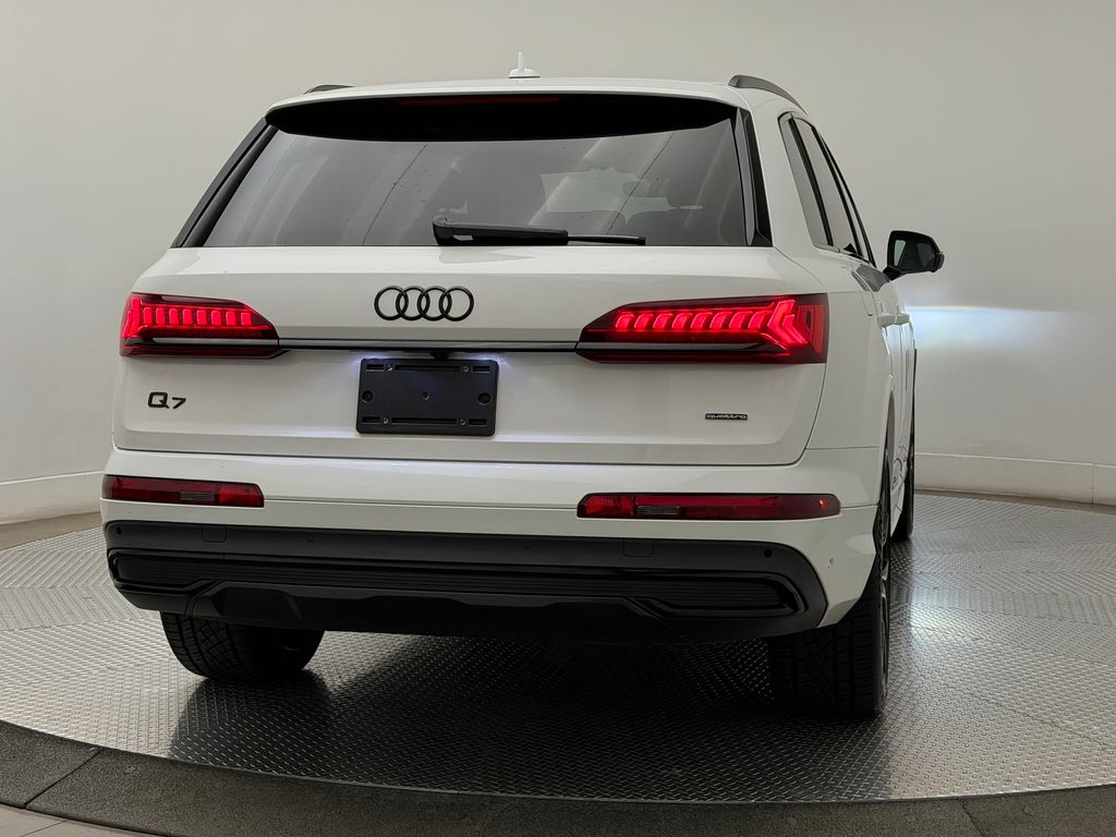 Thumbnail: 2023 Audi Q7 - 7