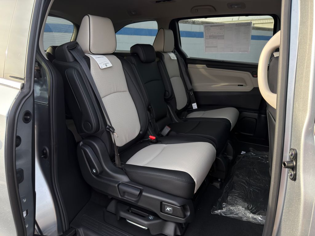 Thumbnail: 2026 Honda Odyssey - 25