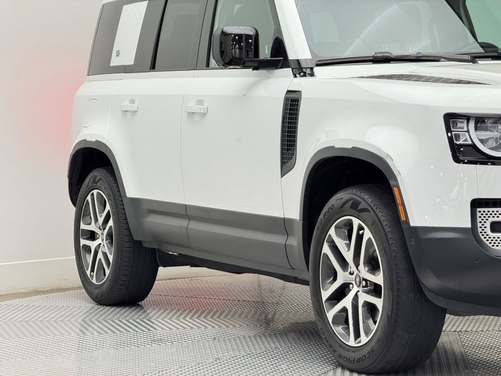 Thumbnail: 2023 Land Rover Defender - 5