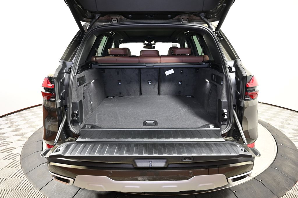 Thumbnail: 2025 BMW X5 - 10