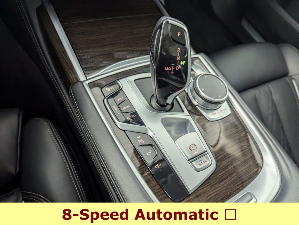 2022 BMW 7-Series 740i xDrive photo