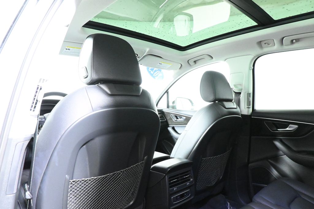 Thumbnail: 2023 Audi Q7 - 32