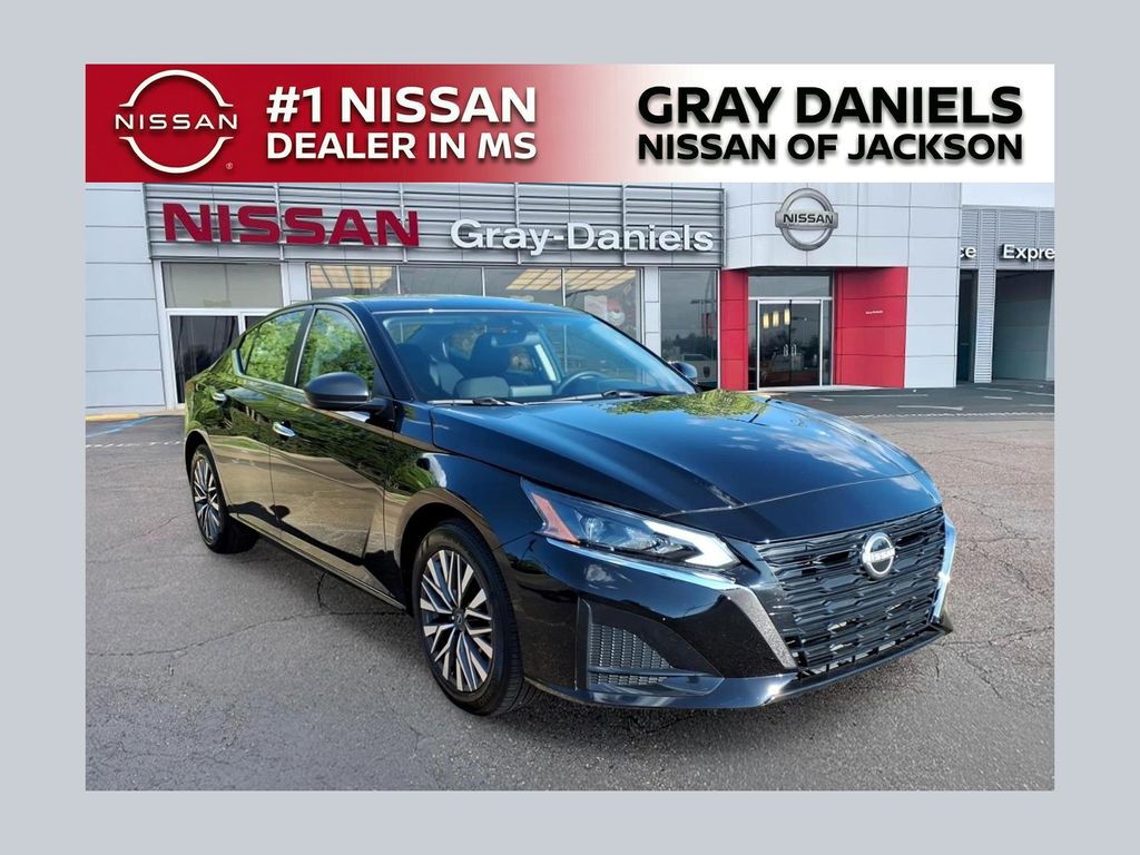 Super Black Clearcoat 2025 Nissan Altima Sedan Front-Wheel Drive Continuously Variable Transmission