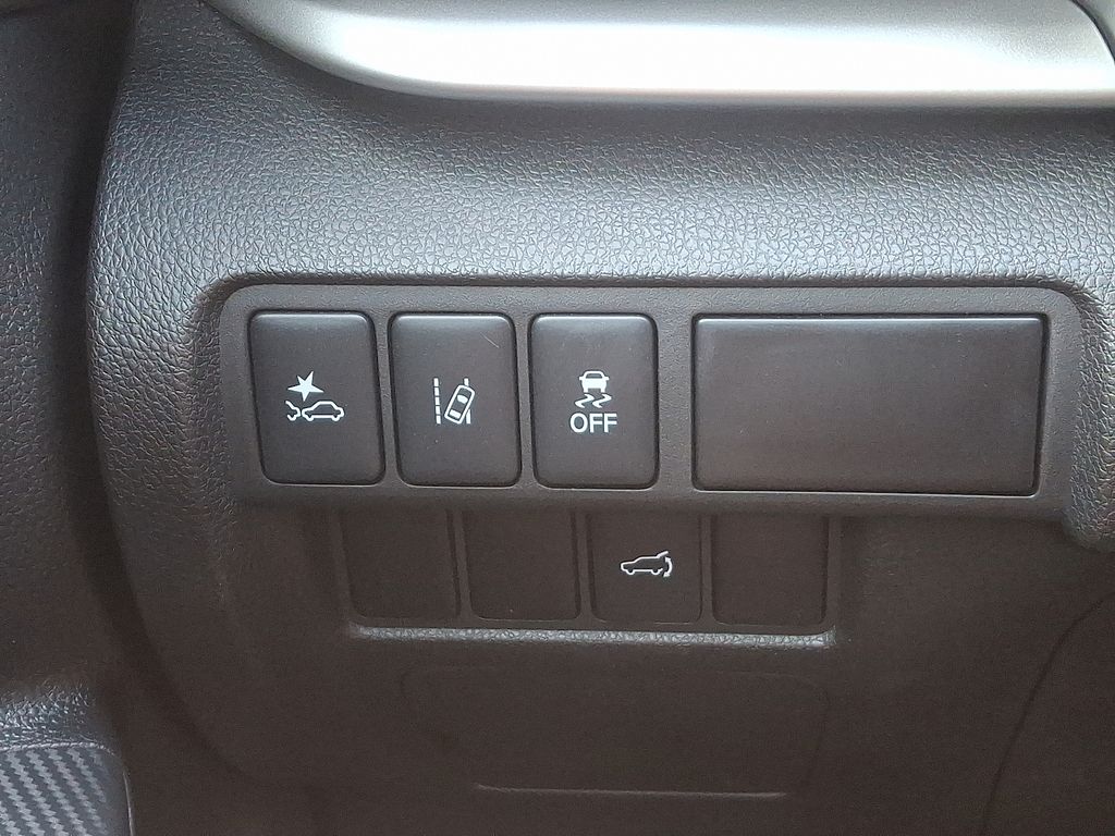 2024 Mitsubishi Eclipse Cross SEL 23