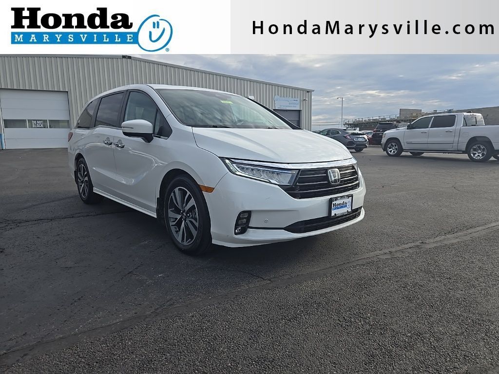 Platinum White Pearl 2023 Honda Odyssey Touring FWD Minivan Front-Wheel Drive Automatic