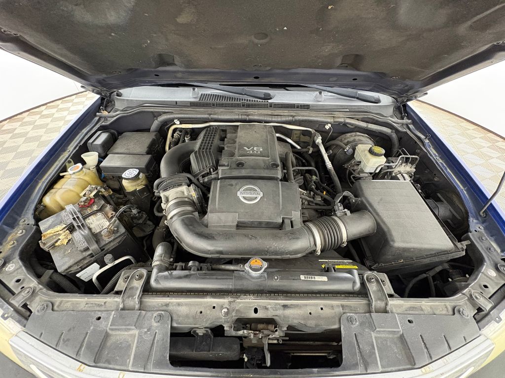 Used 2013 Blue Nissan SV image 31