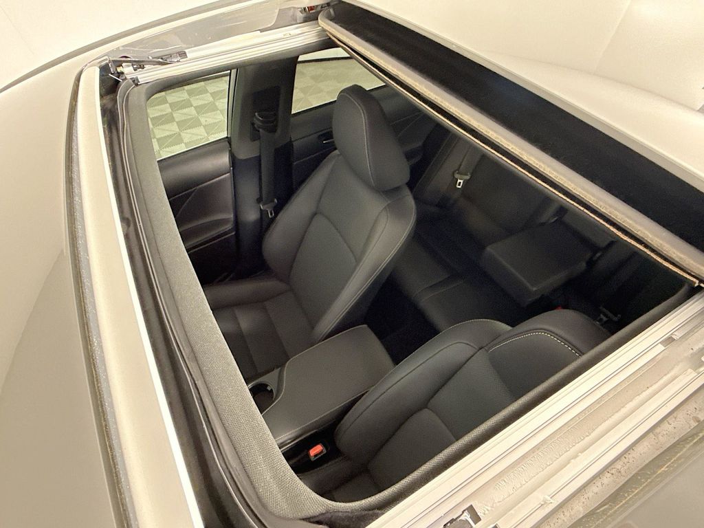 Thumbnail: 2025 Lexus IS - 21