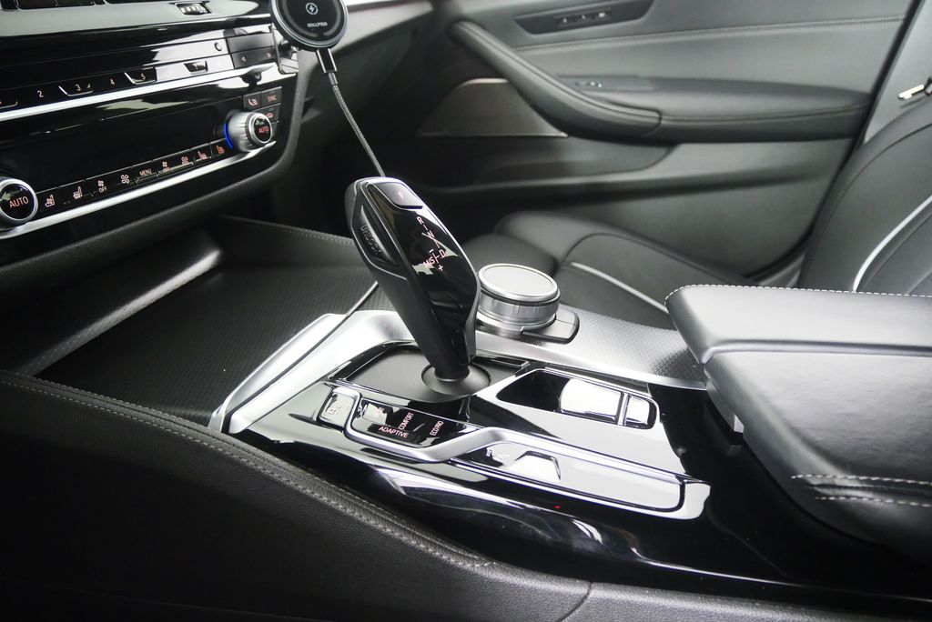 Thumbnail: 2021 BMW 5 Series - 29