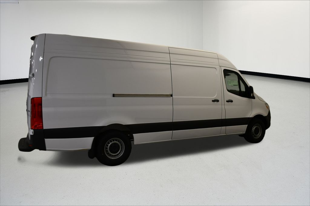 Thumbnail: 2026 Mercedes-Benz Sprinter - 9