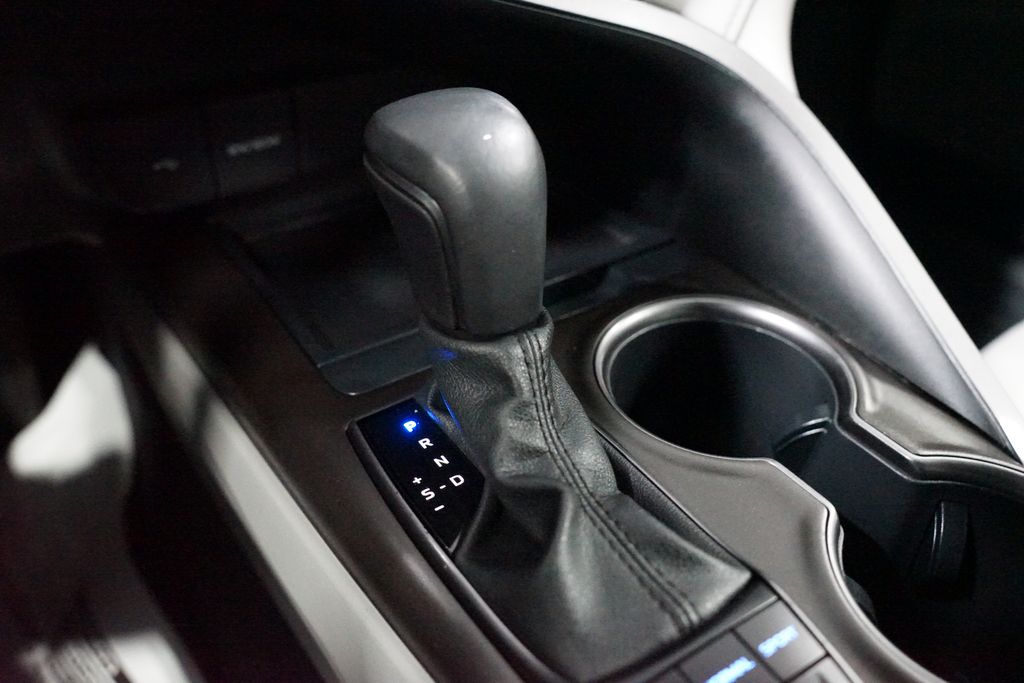 Thumbnail: 2023 Toyota Camry - 21