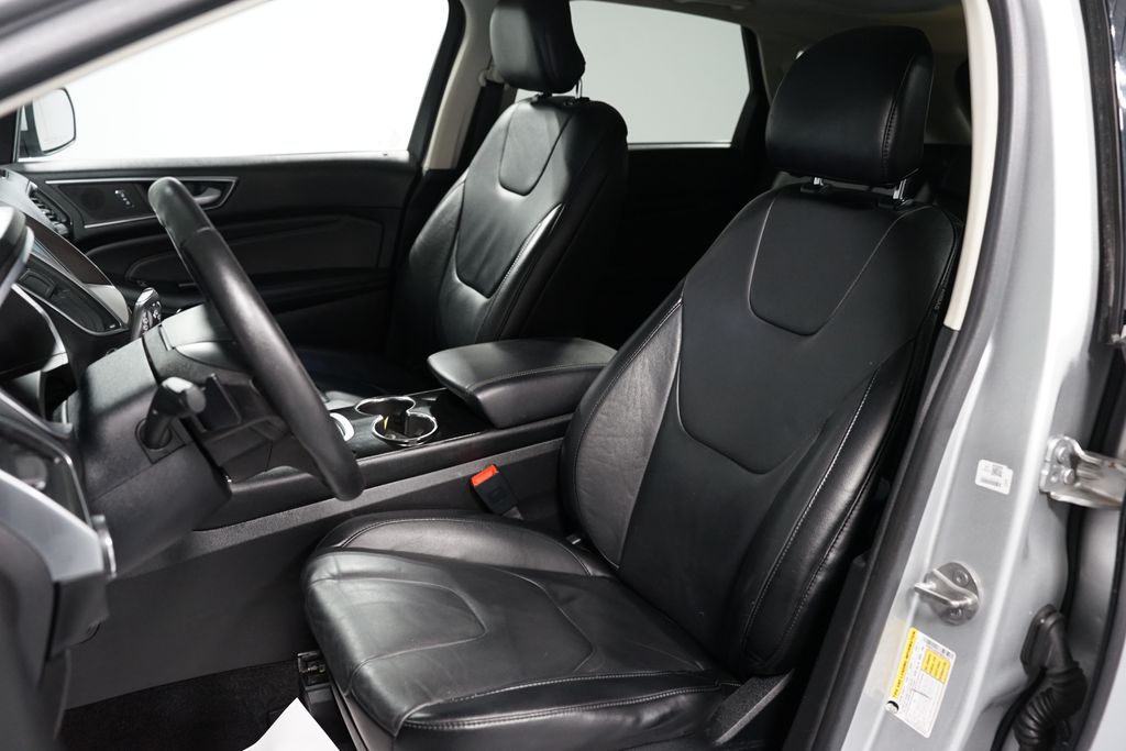 Thumbnail: 2016 Ford Edge - 29