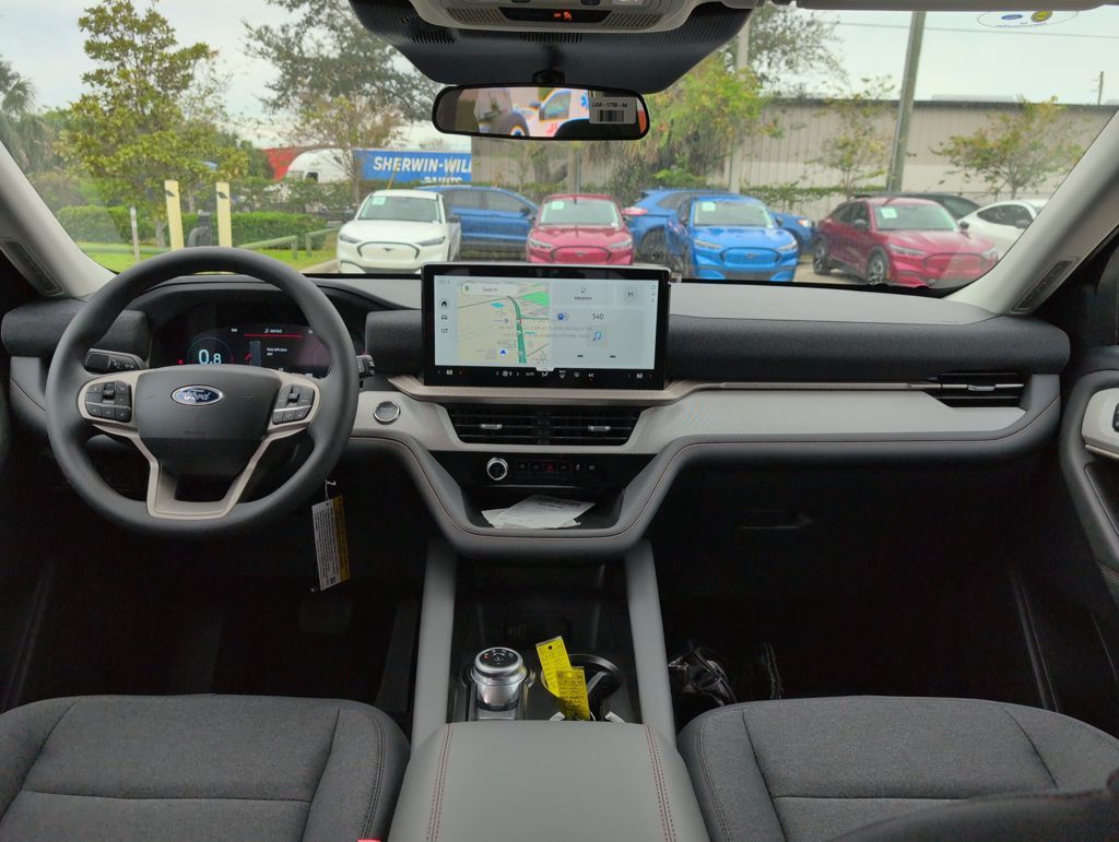2026 Ford Explorer photo 4
