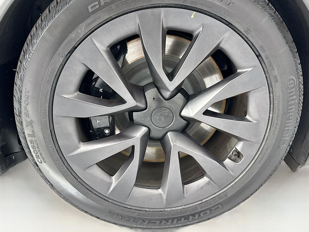 Thumbnail: 2023 Tesla Model X - 31