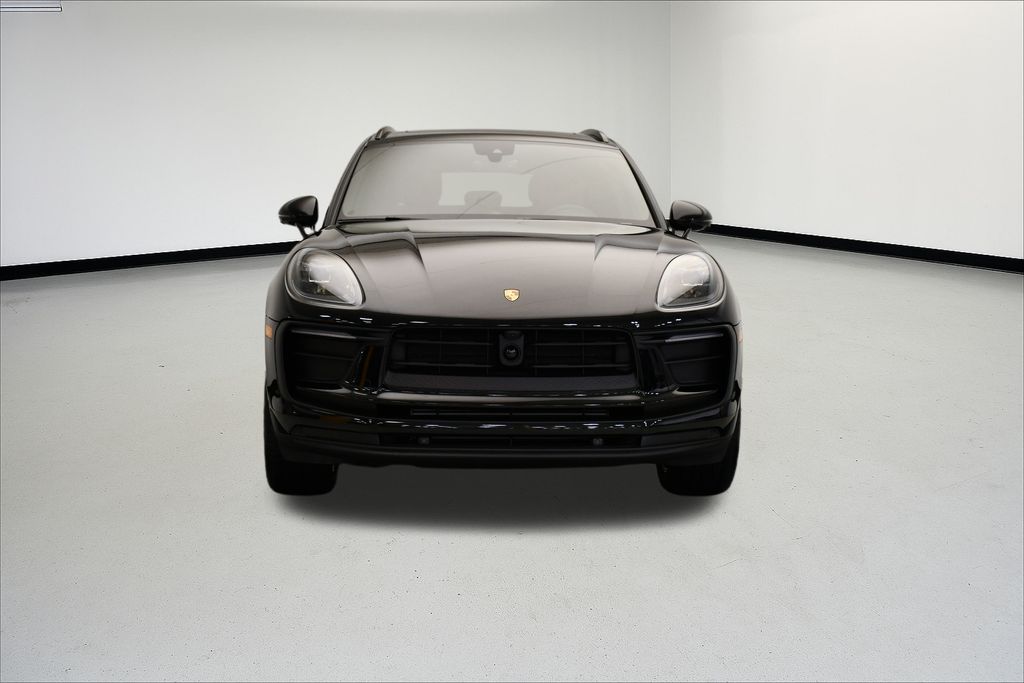 Thumbnail: 2025 Porsche Macan - 10