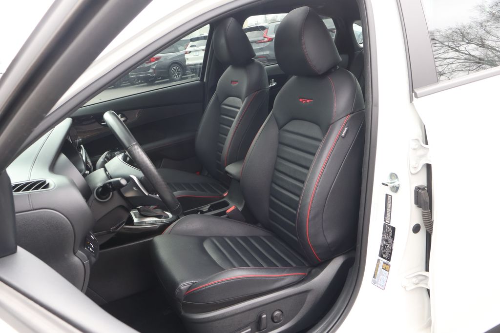 Thumbnail: 2023 Kia Forte - 32