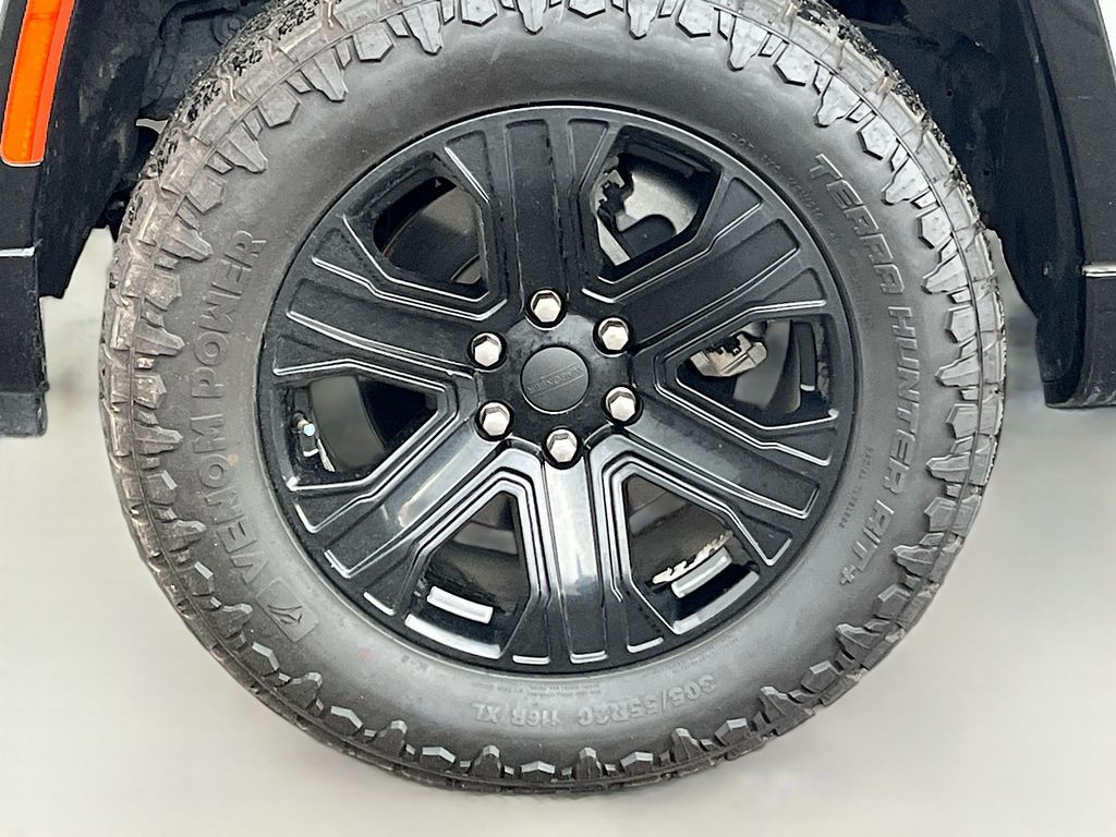 Used 2023 White Jeep Series II image 34