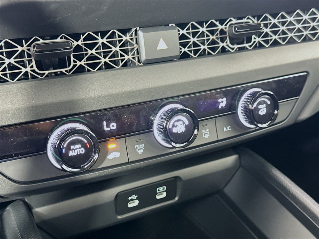 2025 Honda Accord LX photo