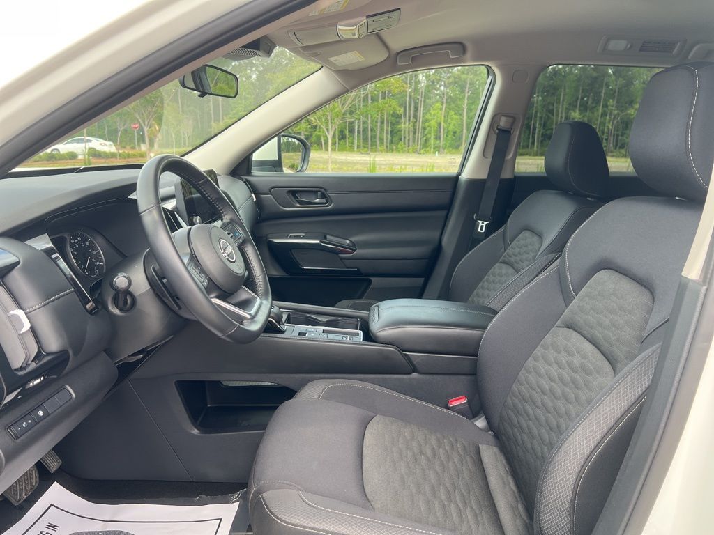 2024 Glacier White Nissan Pathfinder SV FWD SUV
