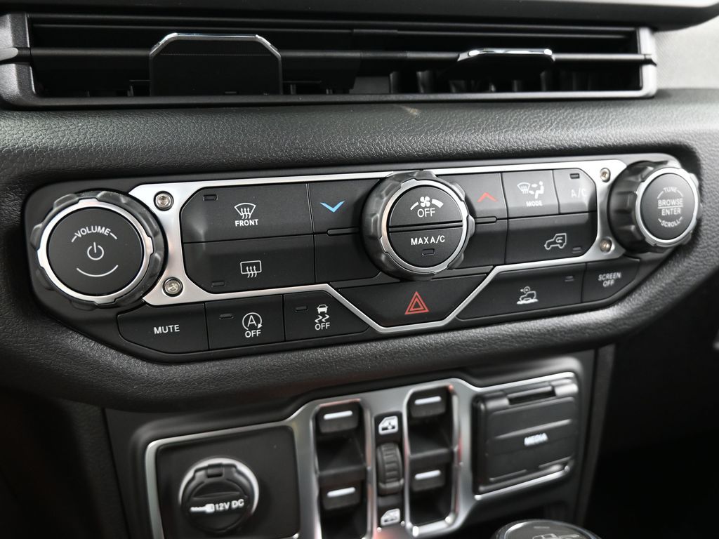 New 2026 reign Jeep Sport S image 19