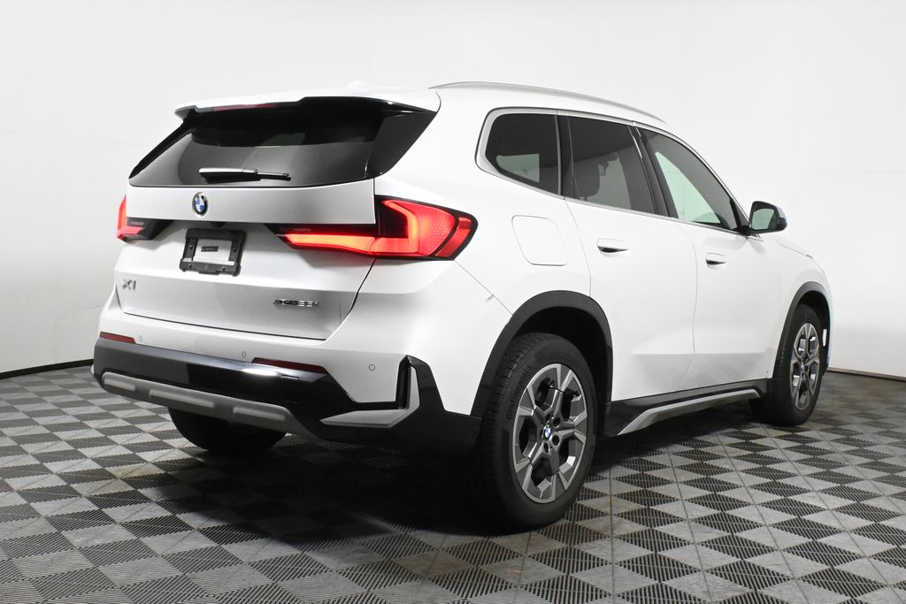 Thumbnail: 2023 BMW X1 - 6