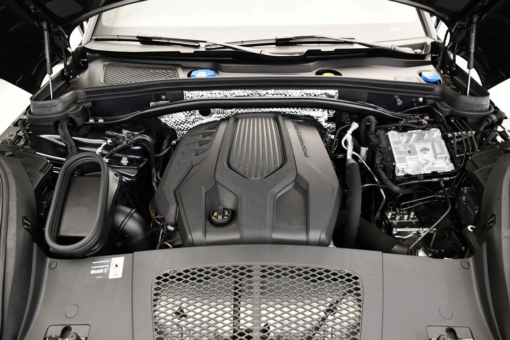 Thumbnail: 2026 Porsche Macan - 13