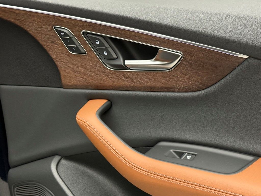 Thumbnail: 2026 Audi Q8 - 12