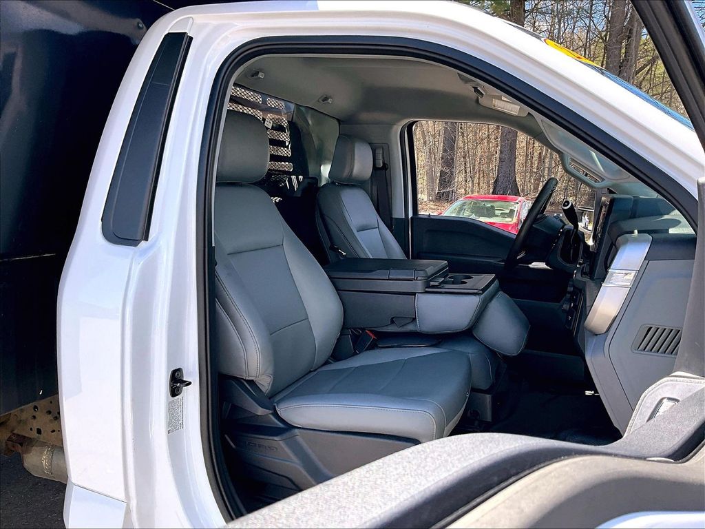 2024 Ford F-350SD — photo 11