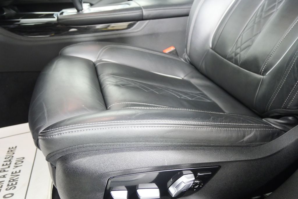 Thumbnail: 2022 BMW 7 Series - 10