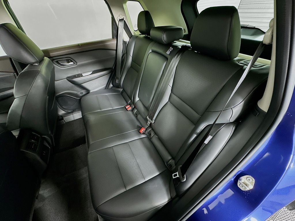 2023 Nissan Rogue SV 24