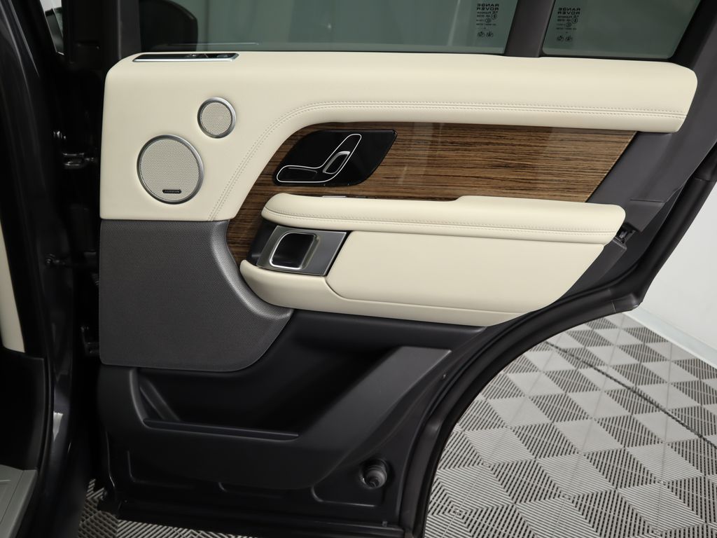 Thumbnail: 2022 Land Rover Range Rover - 27