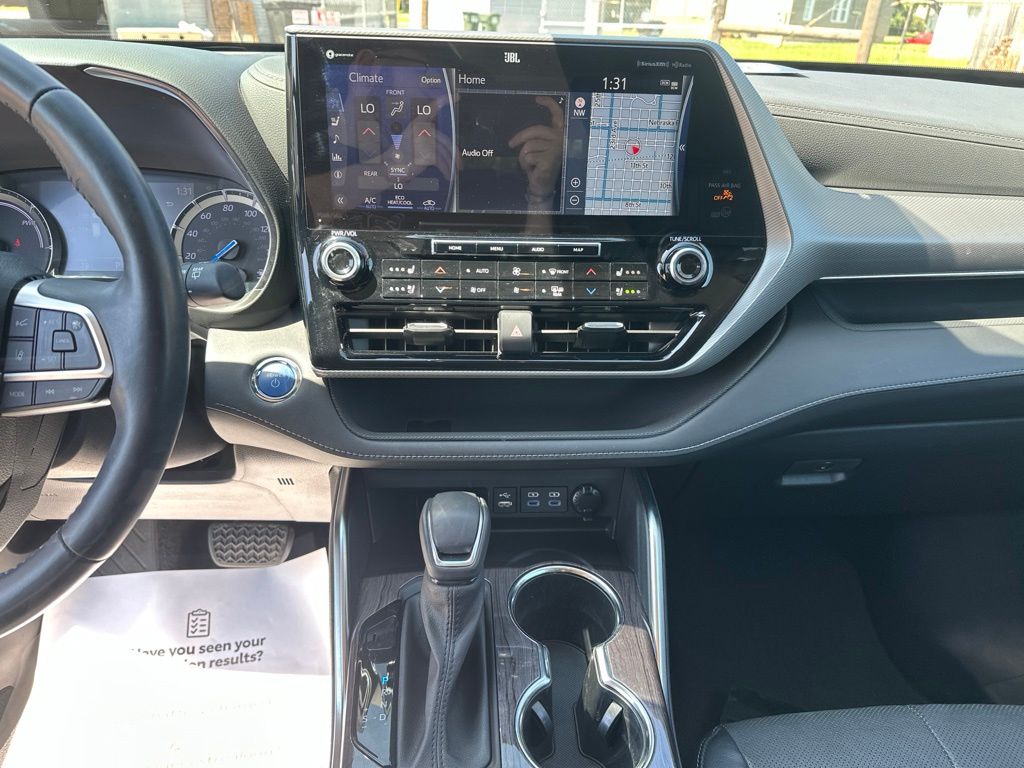 Used 2022 Toyota Highlander Hybrid SUV