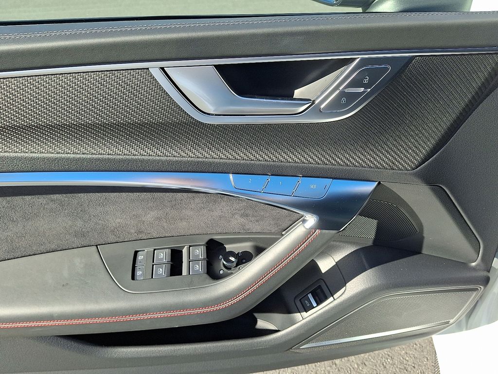 Thumbnail: 2023 Audi RS 7 - 12