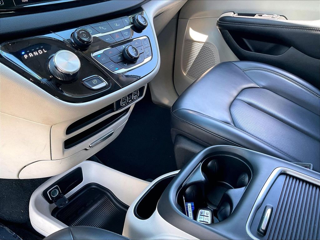 2023 Chrysler Pacifica — photo 20