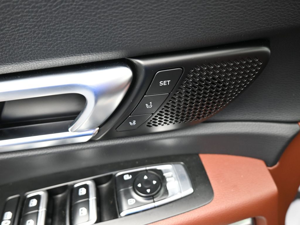 Used 2023 Glacial White Pearl Kia SX image 15