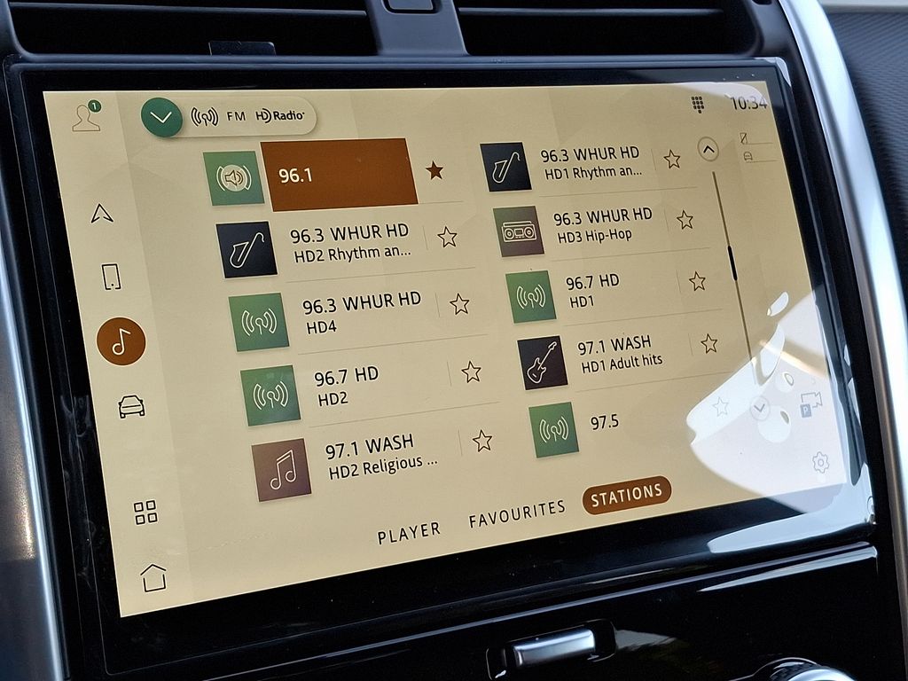 2025 Land Rover Discovery Dynamic SE 11