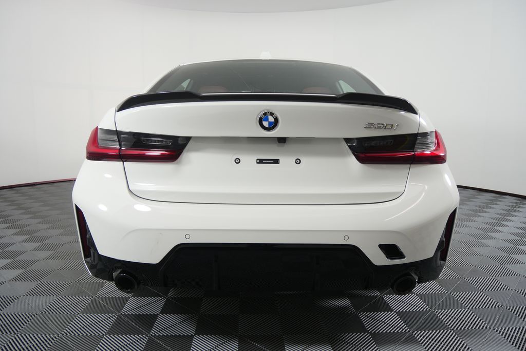 Thumbnail: 2025 BMW 3 Series - 4