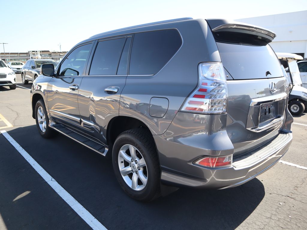 2016 Lexus GX 460 3