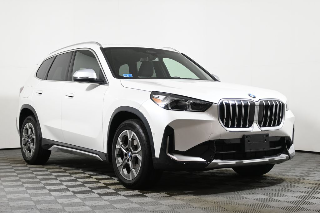 Thumbnail: 2023 BMW X1 - 9