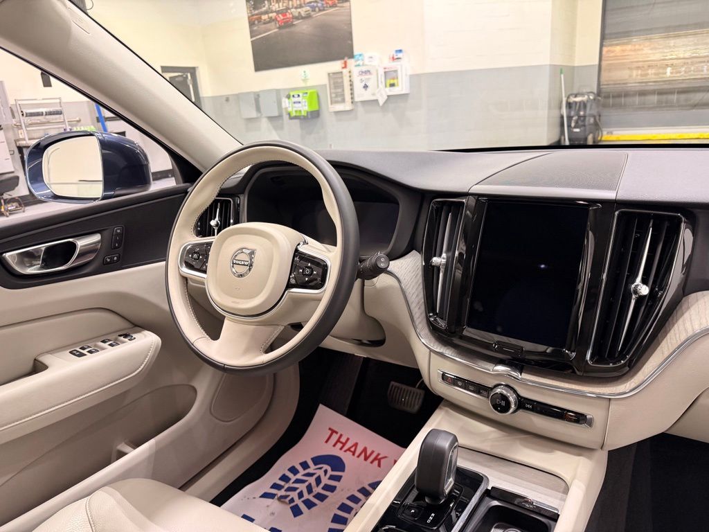 Thumbnail: 2023 Volvo XC60 - 29