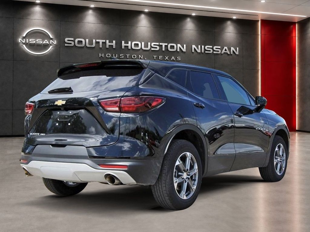 2025 Chevrolet Blazer LT - 3