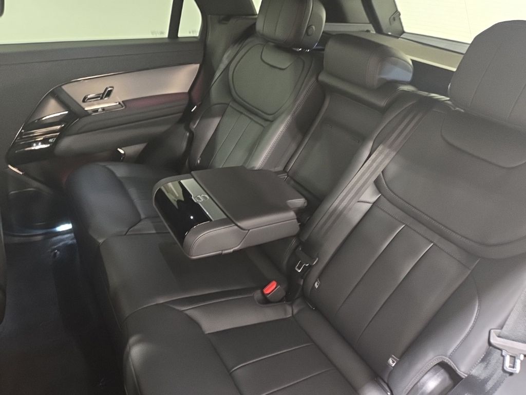 New 2026 Black Land Rover Dynamic SE image 21