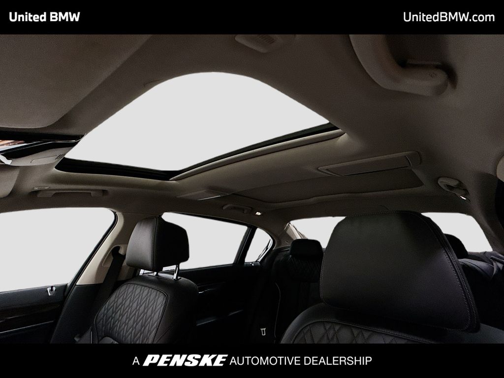 Thumbnail: 2022 BMW 7 Series - 12