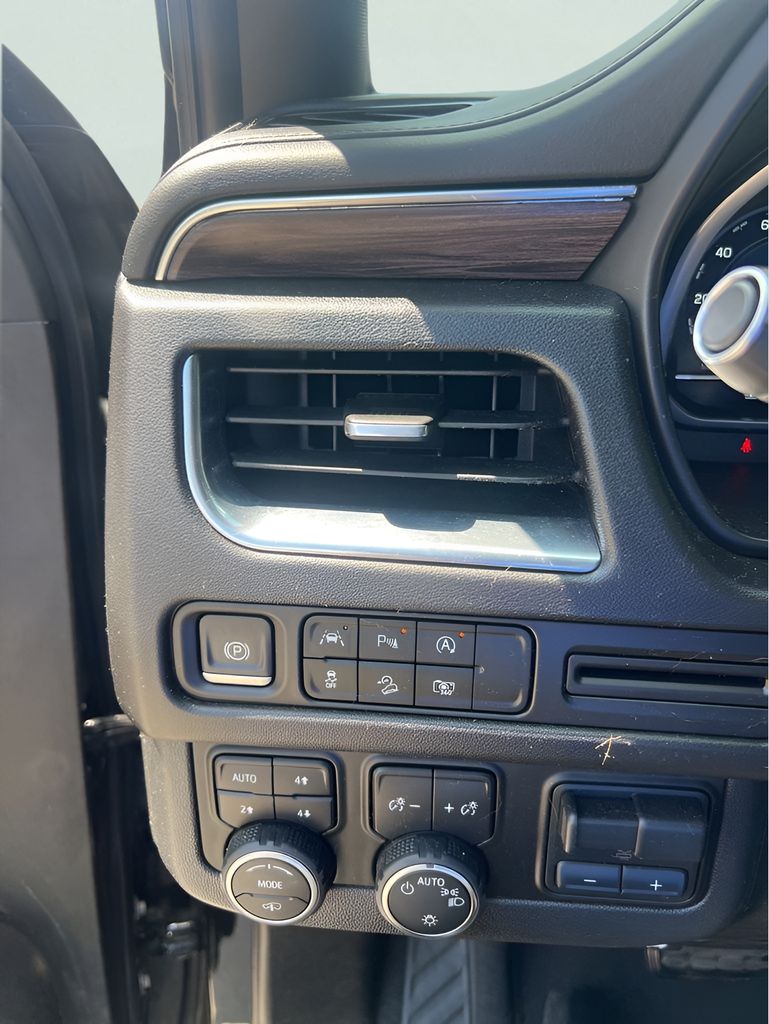 Used Car 2023 Chevrolet Suburban  Z71 For Sale Under $70,000 In Austin, Texas