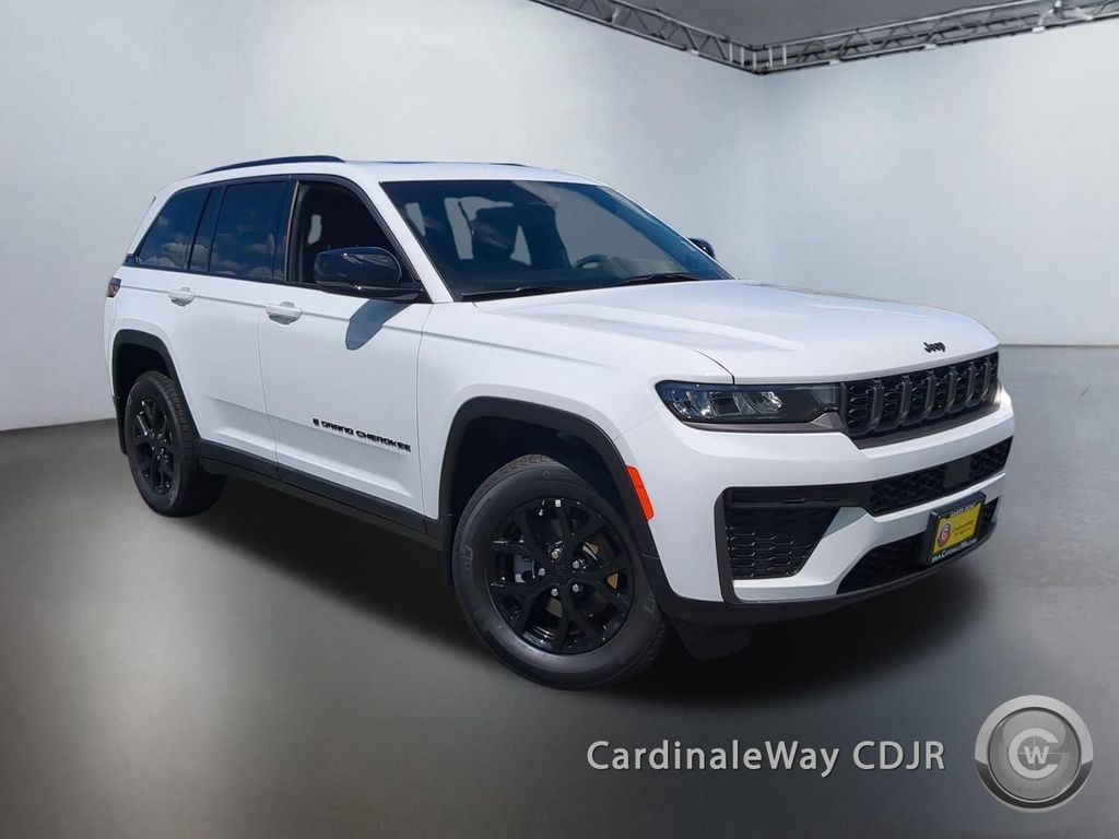 2026 Jeep Grand Cherokee Altitude