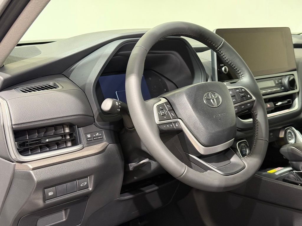 Thumbnail: 2026 Toyota Grand Highlander - 17