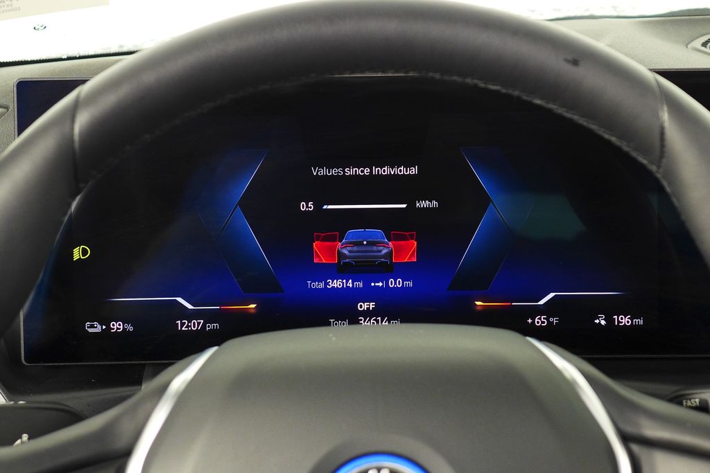 Thumbnail: 2023 BMW i4 - 28