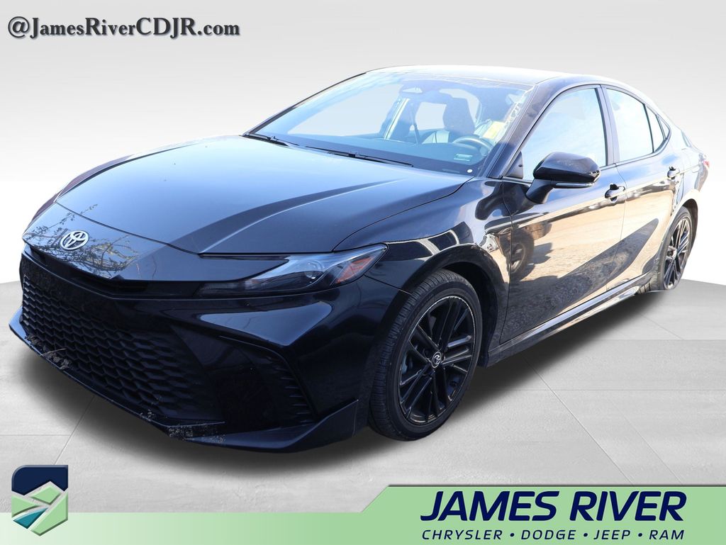 2025 Toyota Camry SE FWD